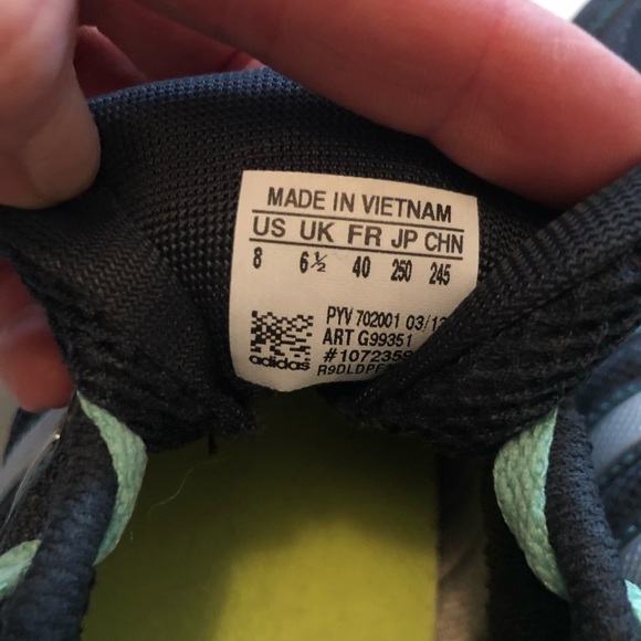 Adidas women’s running training sneakers like new! - Picture 5 of 6